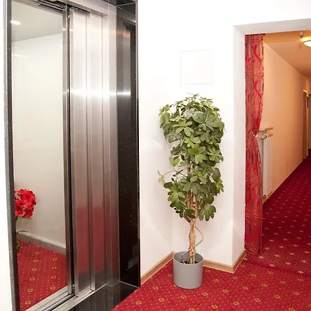 Hotel Hutzenthaler