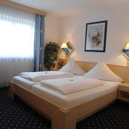 Hutzenthaler Hotel 3*