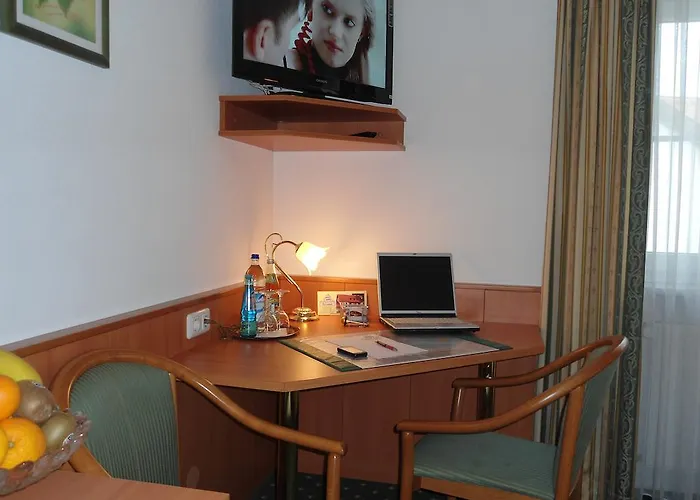 Hotel Hutzenthaler 3*